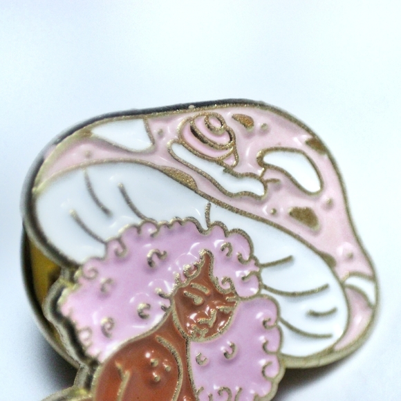 Pastel pink mushroom girl enamel pin - Picture 6 of 10